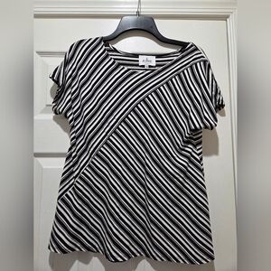 A-line Hawaii Elegant Diagonal Striped Short Sleeve Tee